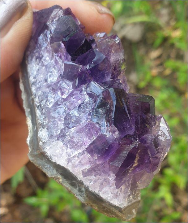 Druse d'améthyste violette