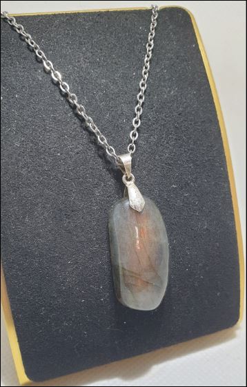 Pendentif labradorite gris bleuté