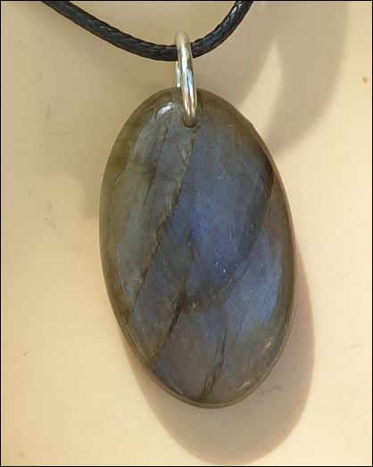 Pendentif labradorite gris bleuté