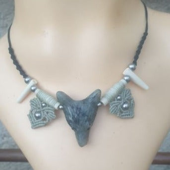 Collier tête de loup en labradorite